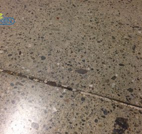 金刚砂耐磨地坪与混凝土密封固化剂地坪的区别有哪些?